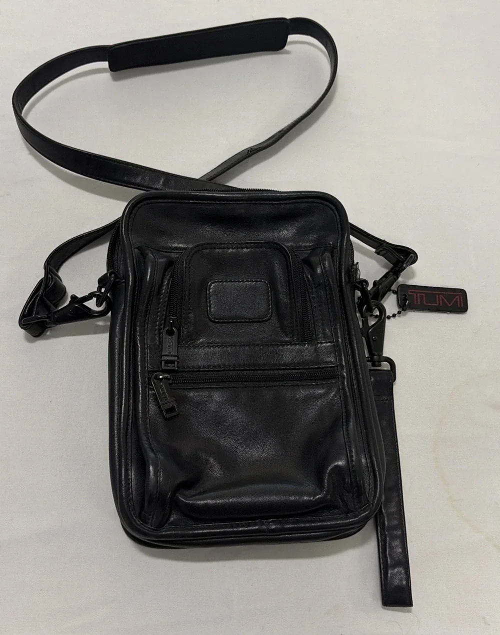 TUMI Alpha Vintage Black Leather Pocket Crossbody Bag Small Travel EDC